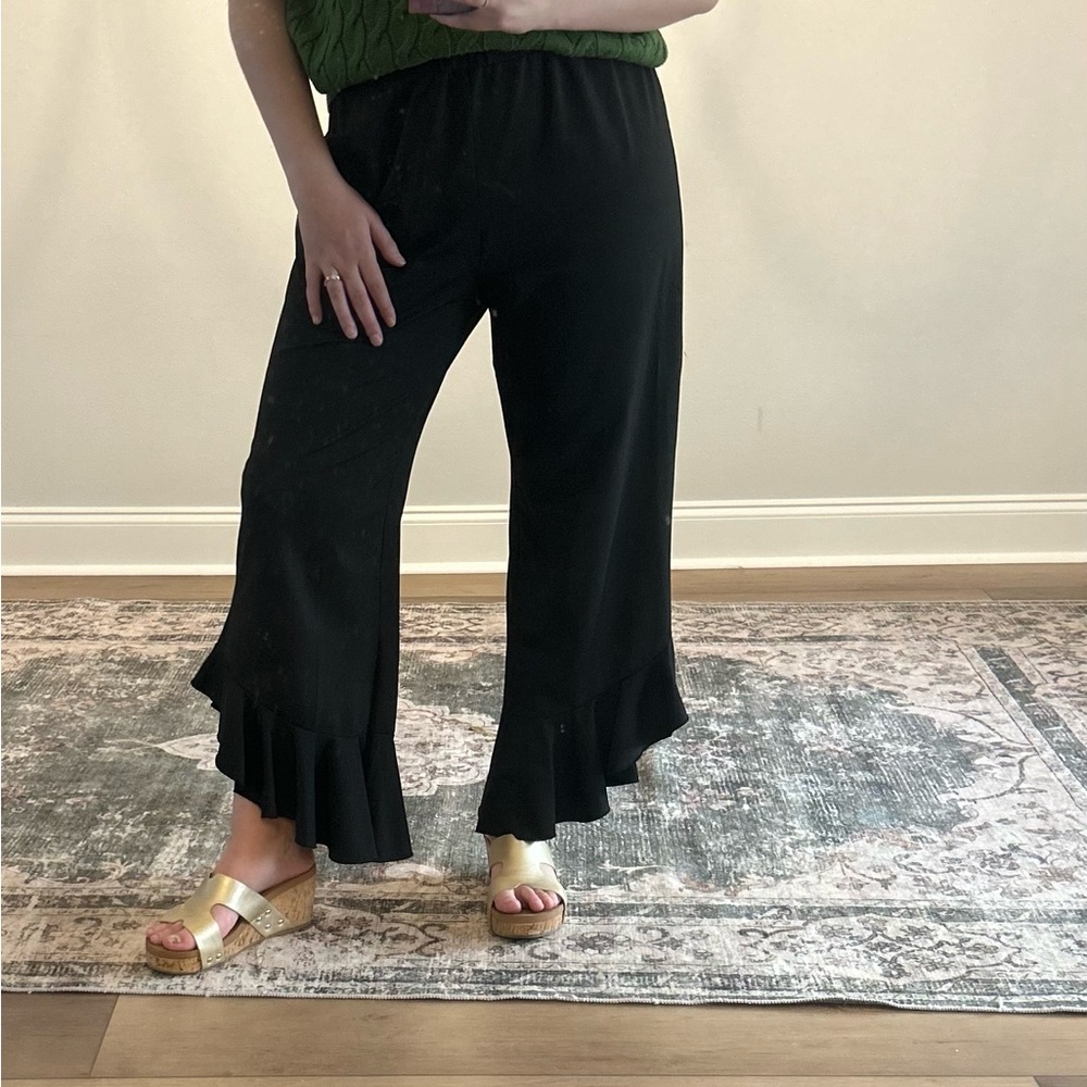 Black Cropped Flutter Hem Pants